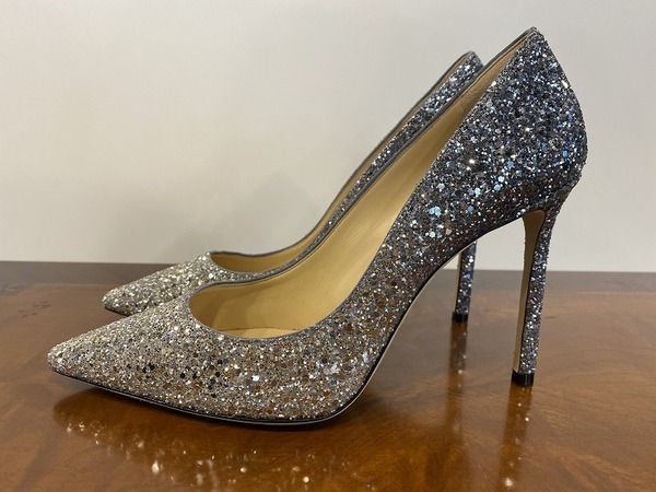 ラグジュアリーブランド【JIMMY CHOO / ジミーチュウ】よりグリッター