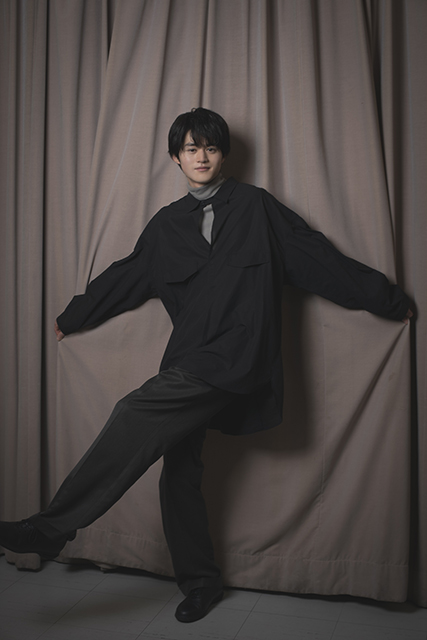 自分が心の底から好きになった時にどう向き合うか」――鈴鹿央士が