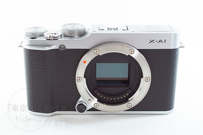 ミラーレス一眼 FUJFILM X-A1とフィルムカメラ Praktica KWをオールド