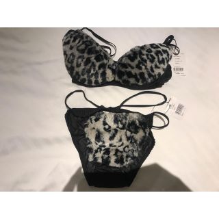 Ravijour（ブラ&ショーツセット）のフリマアイテム一覧