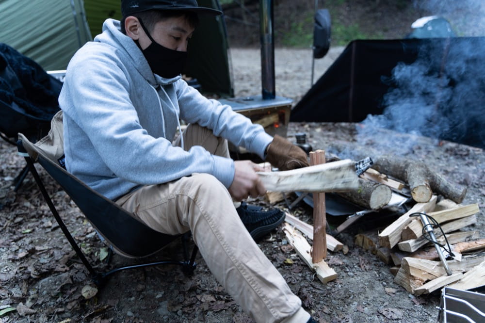 ヘリノックス グラウンドチェア レビュー。地べた感覚が味わえる超軽量