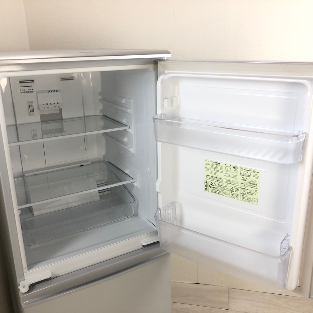 中古 137L 2ドア冷蔵庫 シャープ つけかえどっちもドア 2010年～2011年