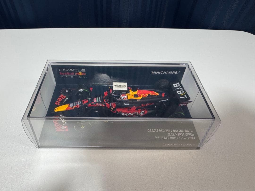 ミニチャンプス 1/43 レッドブルM.フェルスタッペン イギリスGP 2024 ミニチャンプス 1/43 レッドブル RB20 イギリスGP 2024 2位入賞 M