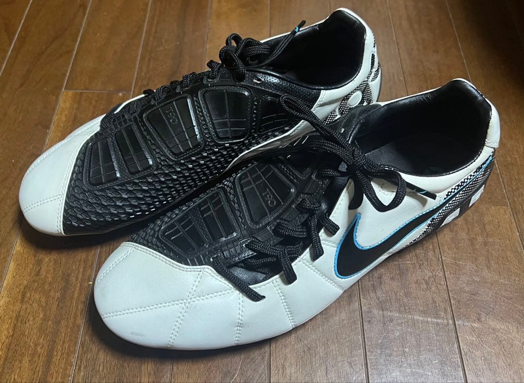 ナイキ トータル90 ストライク III HG-B NIKE ナイキ トータル90 ストライク III HG-B(レッド×ホワイト) 385404