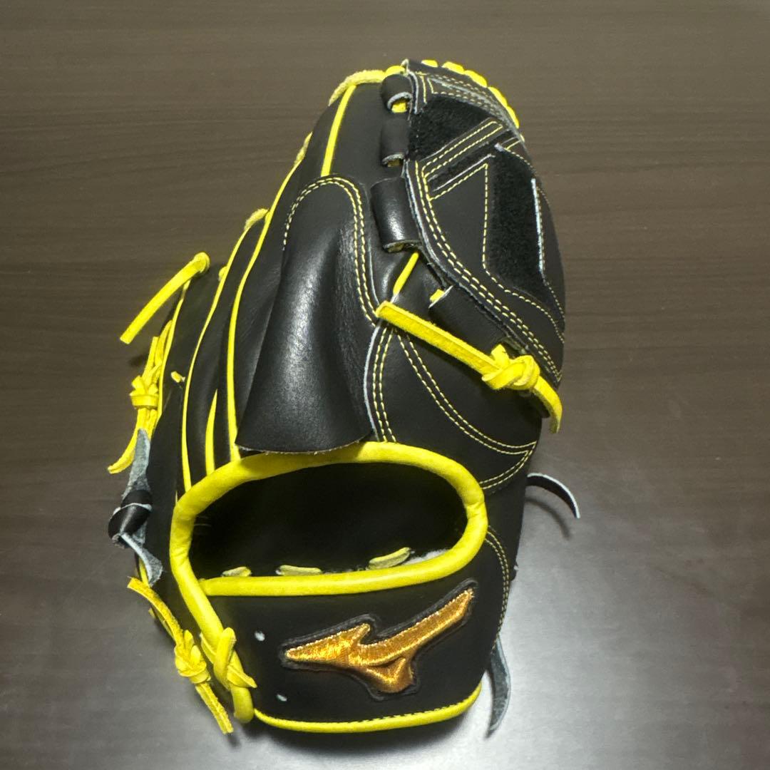 e*o様 ミズノ 軟式グローブ 黒/黄色 軟式用【グローバルエリート】Hselection SIGNA AXI【内野手用／サイズ
