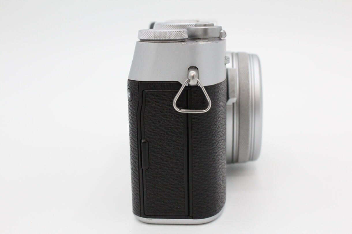 良品】FUJIFILM 富士フイルム デジタルカメラ X100V シルバー X100V-S